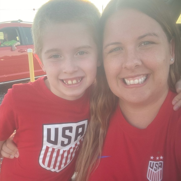 Meet your Posher, Kait - Picture 2 of 2